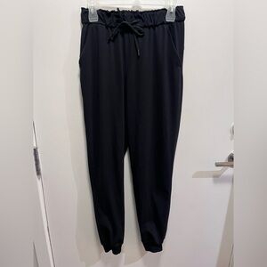 Lululemon on the fly luxtreme jogger black comfy casual